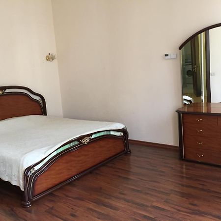 Студия На Дерибасовской Odessa Buitenkant foto